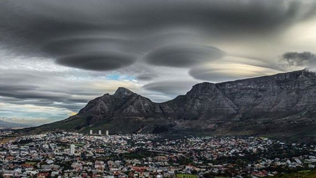 UFO clouds form above Cape Town
