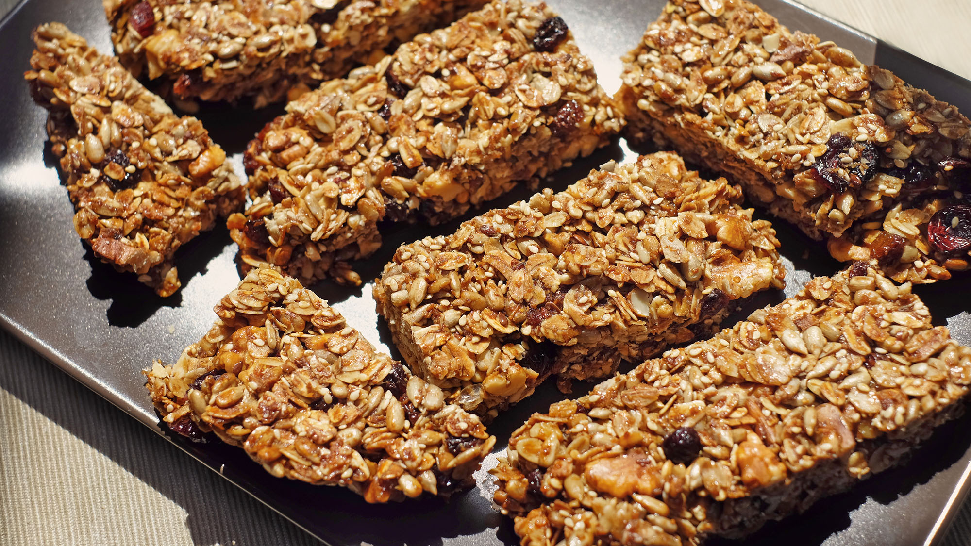 homemade-granola-bars-oversixty