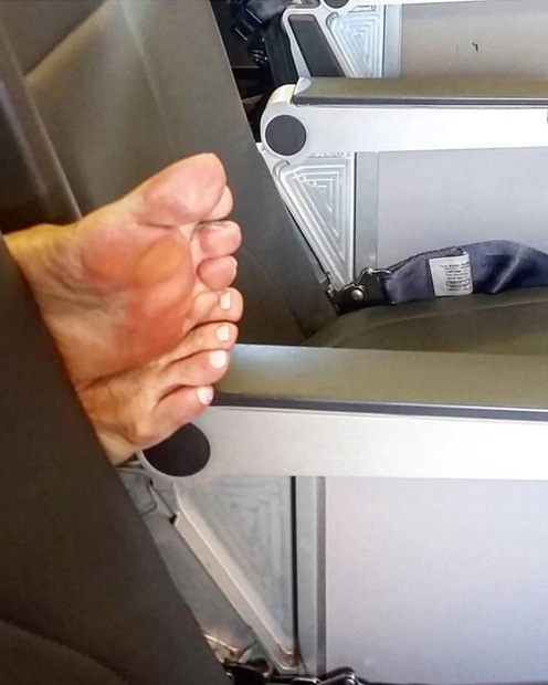 13 Photos Of Airplane Passengers Behaving Badly Oversixty