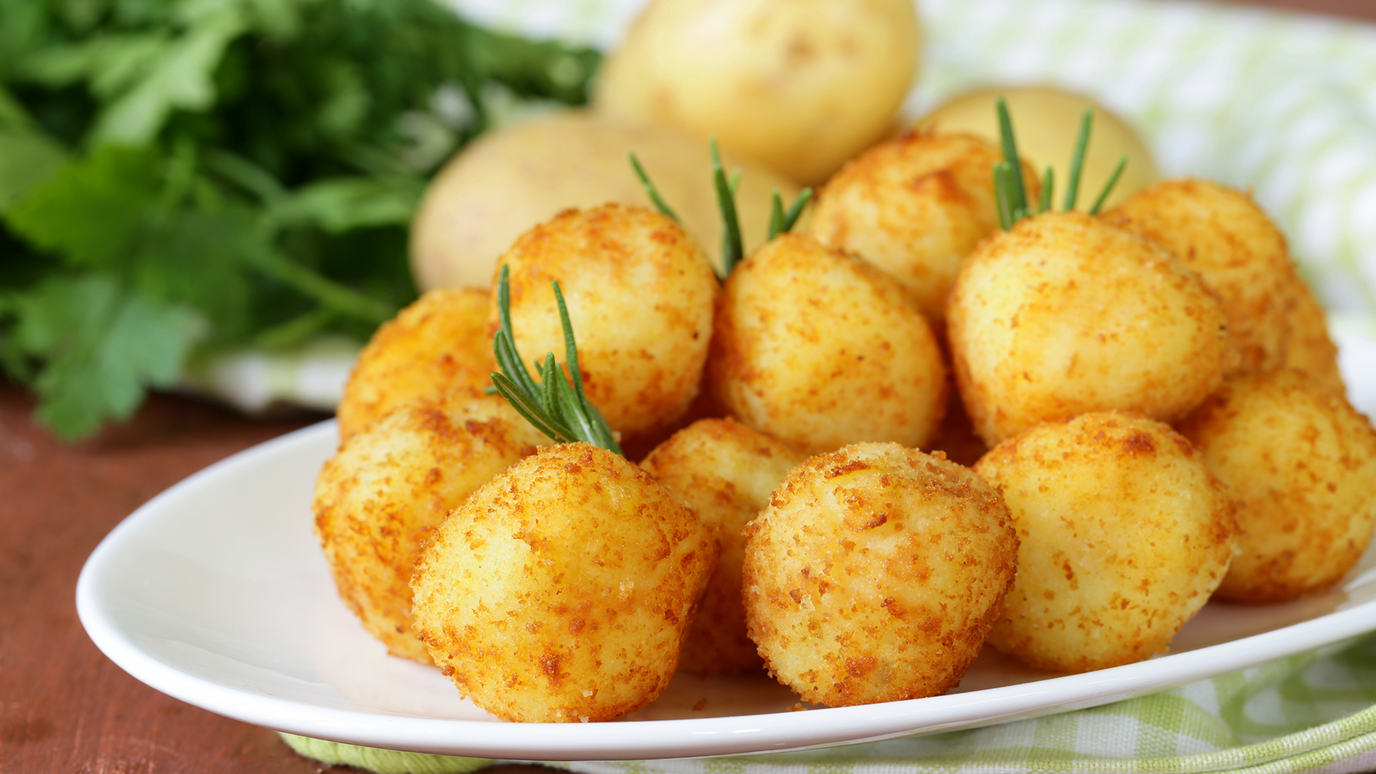 Crispy mashed potato balls | OverSixty