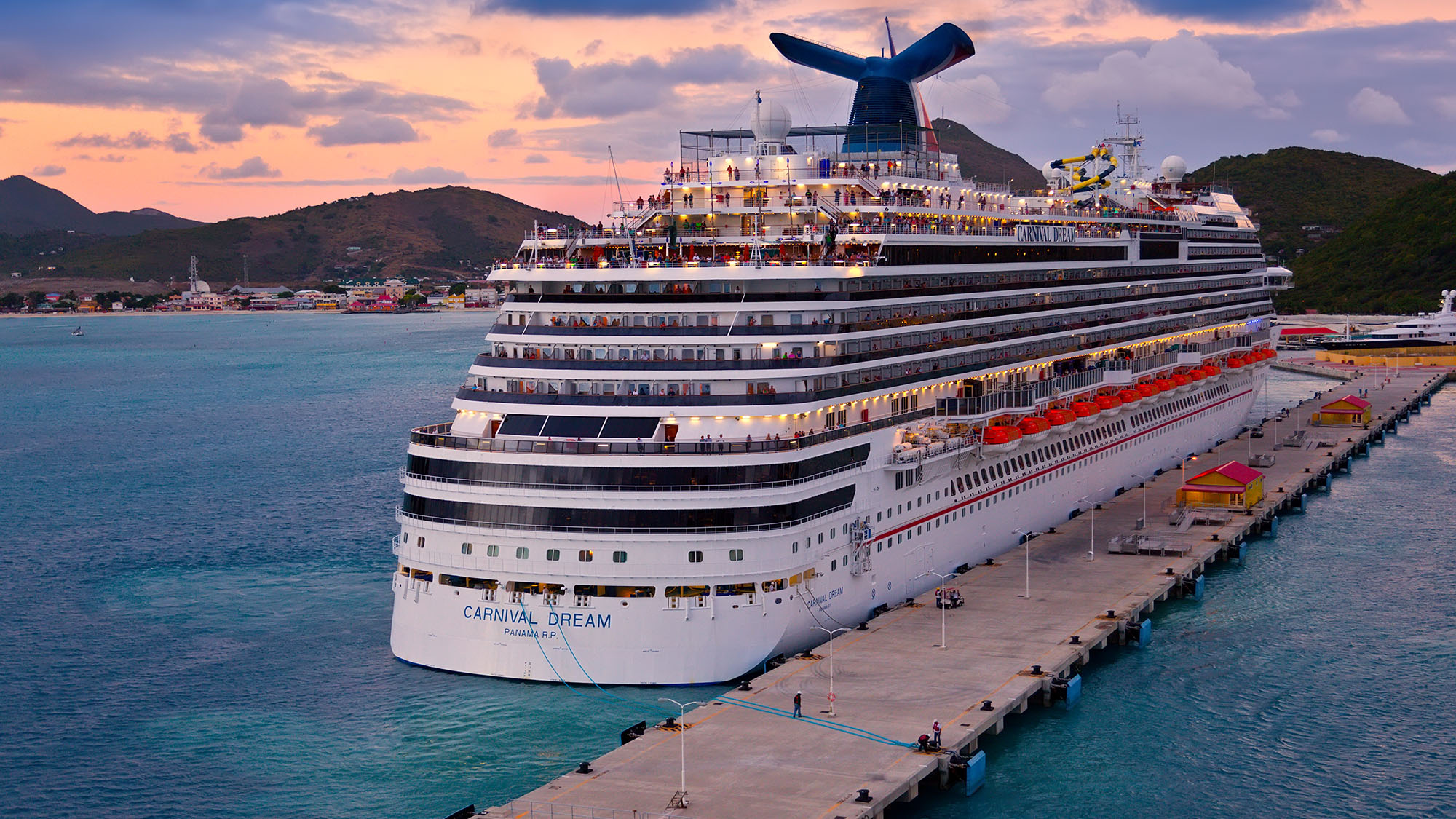 8 top tips for saving money on a cruise