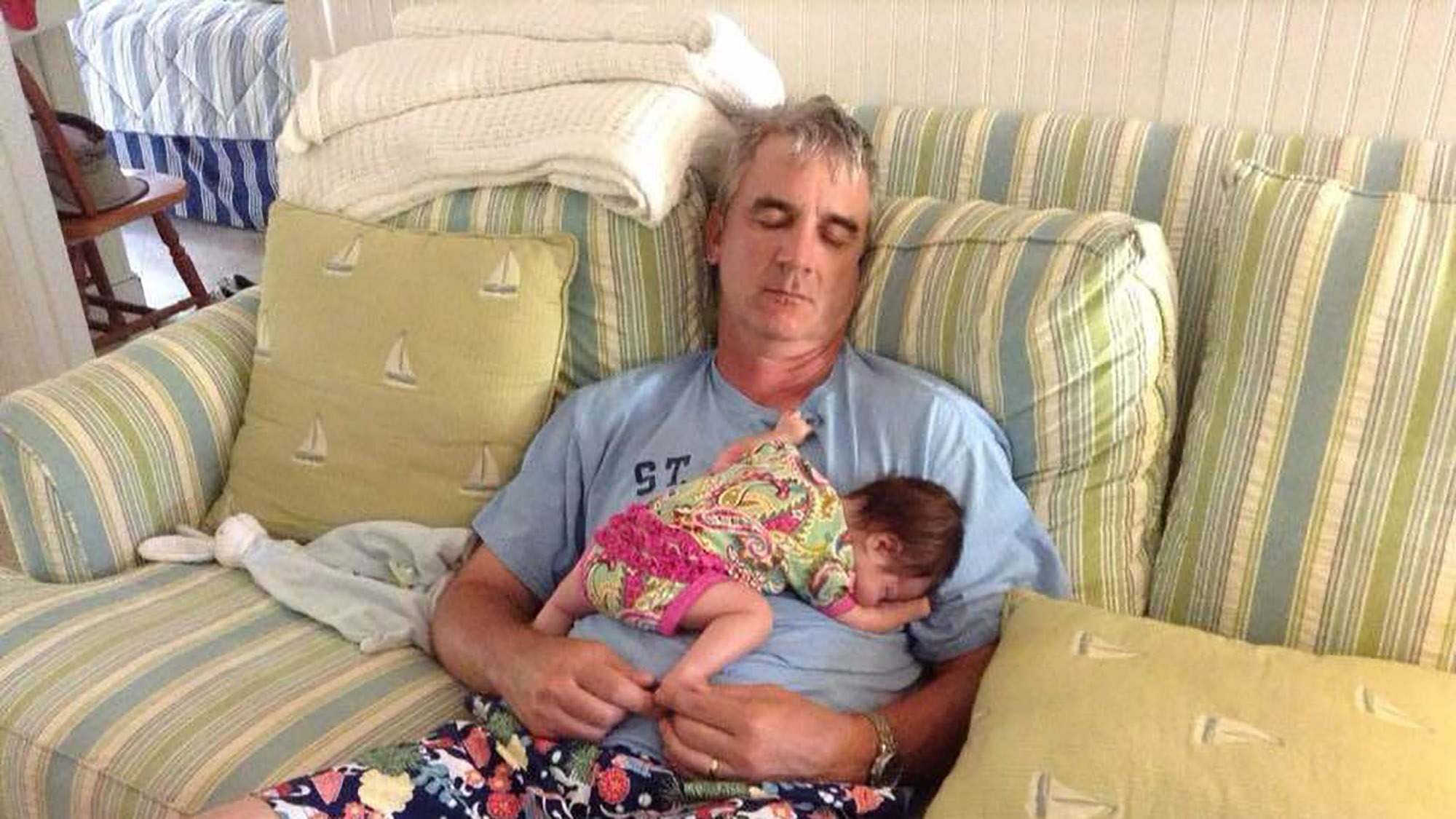 15 Beautiful Photos Of Grandpas And Grandbabies OverSixty