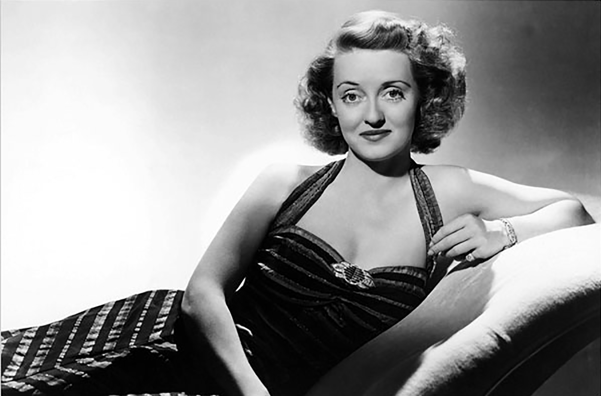 Bette Davis Style Gallery Oversixty