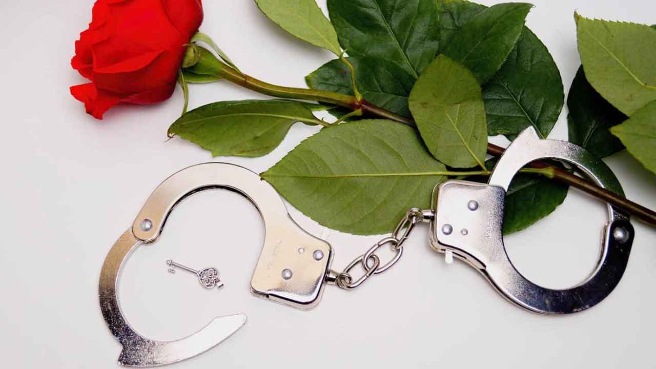 Police offer “Valentine’s special” to exes in trouble with the law