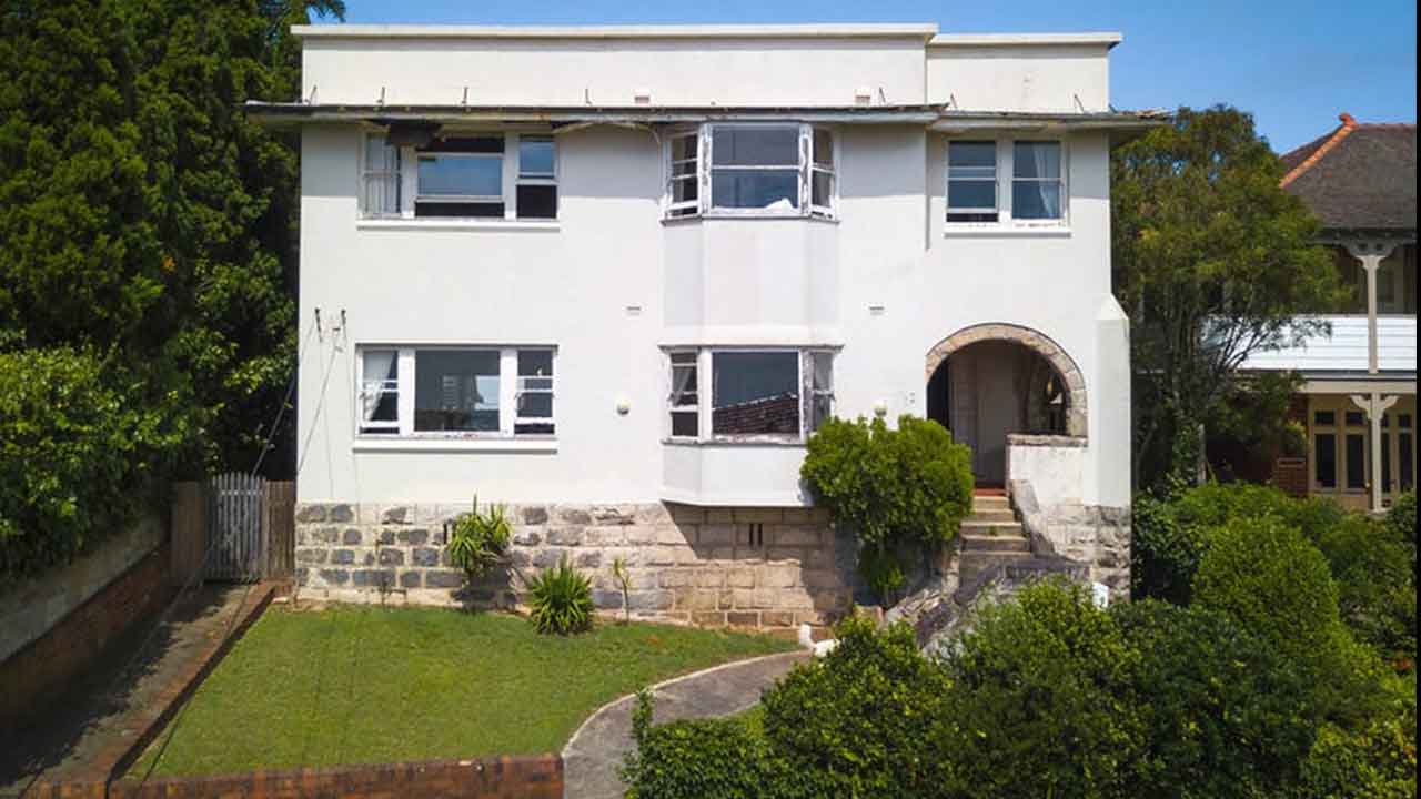Rundown Rose Bay mansion sells for 10,000 percent profit