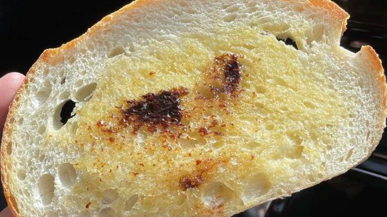 “Bloody outrage”: Cafe roasted for stingy vegemite toast 