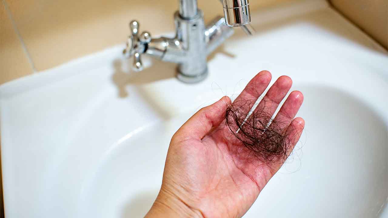 5 common reasons women experience hair loss