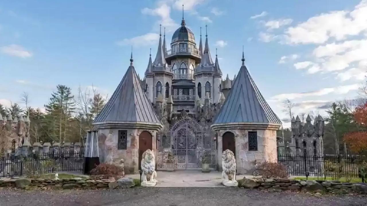 Man selling US$60 million castle so he can build another one