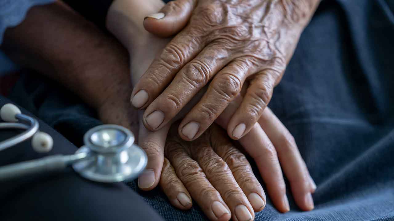 Parkinson’s early warning signs and at-home care options