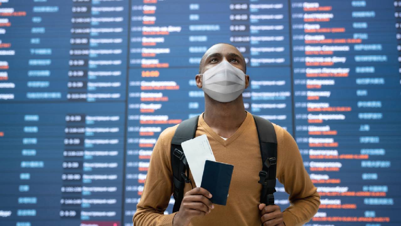 The long-haul mask hack frequent fliers swear by