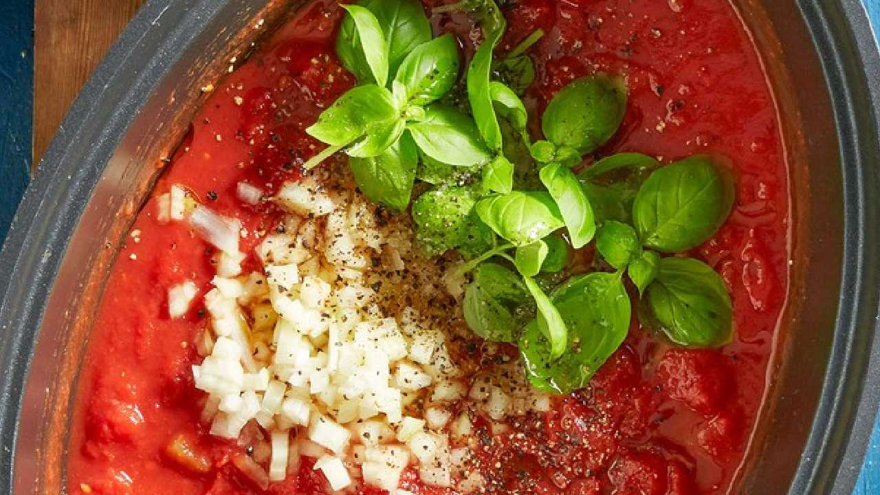 A slow cooked Napoletana sauce for all your pasta needs