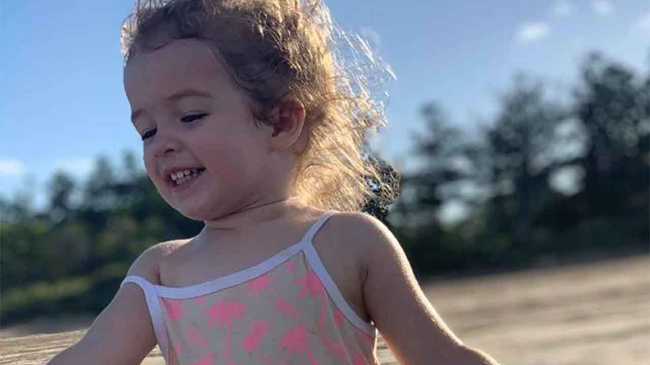 Young girl fights for life after being left on bus in roasting temperatures