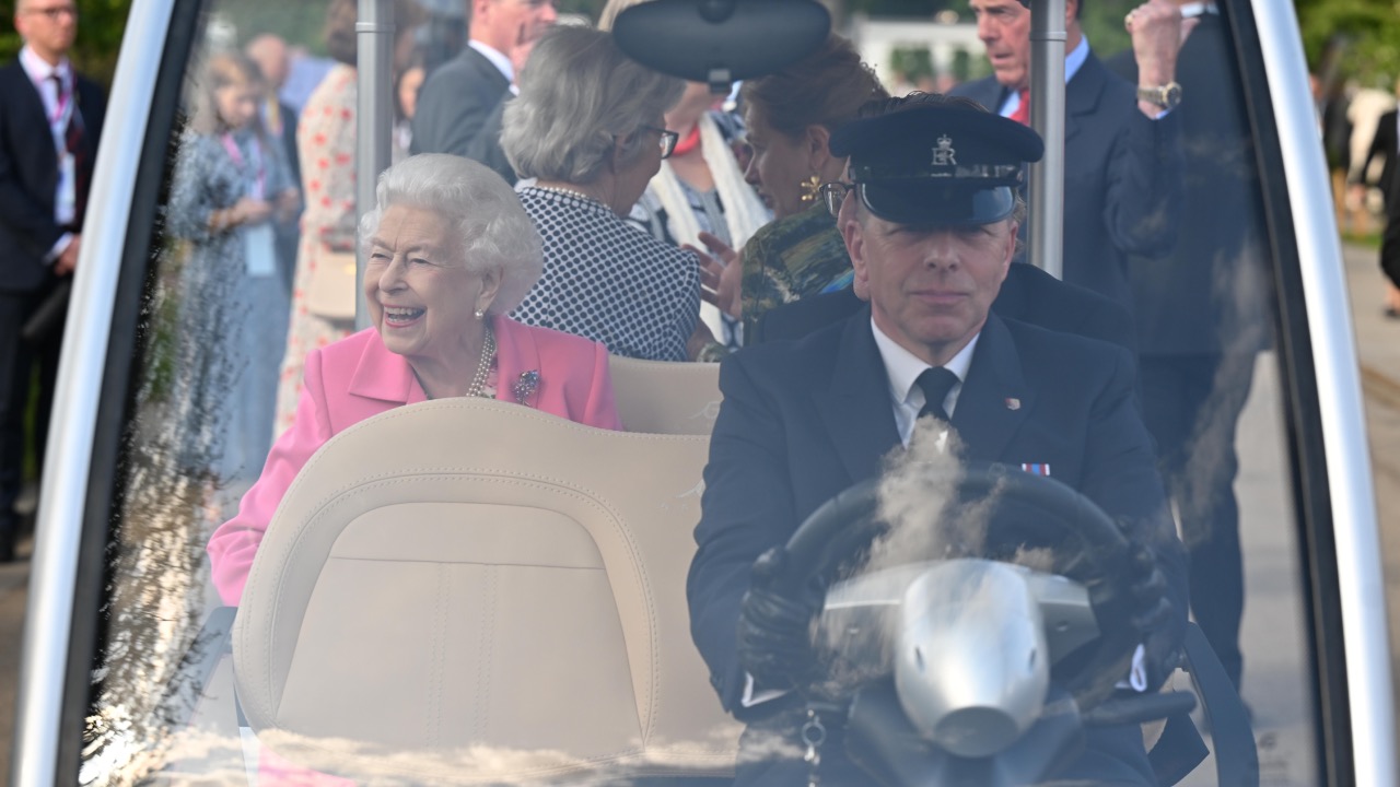 QEII attends her first royal engagement on wheels