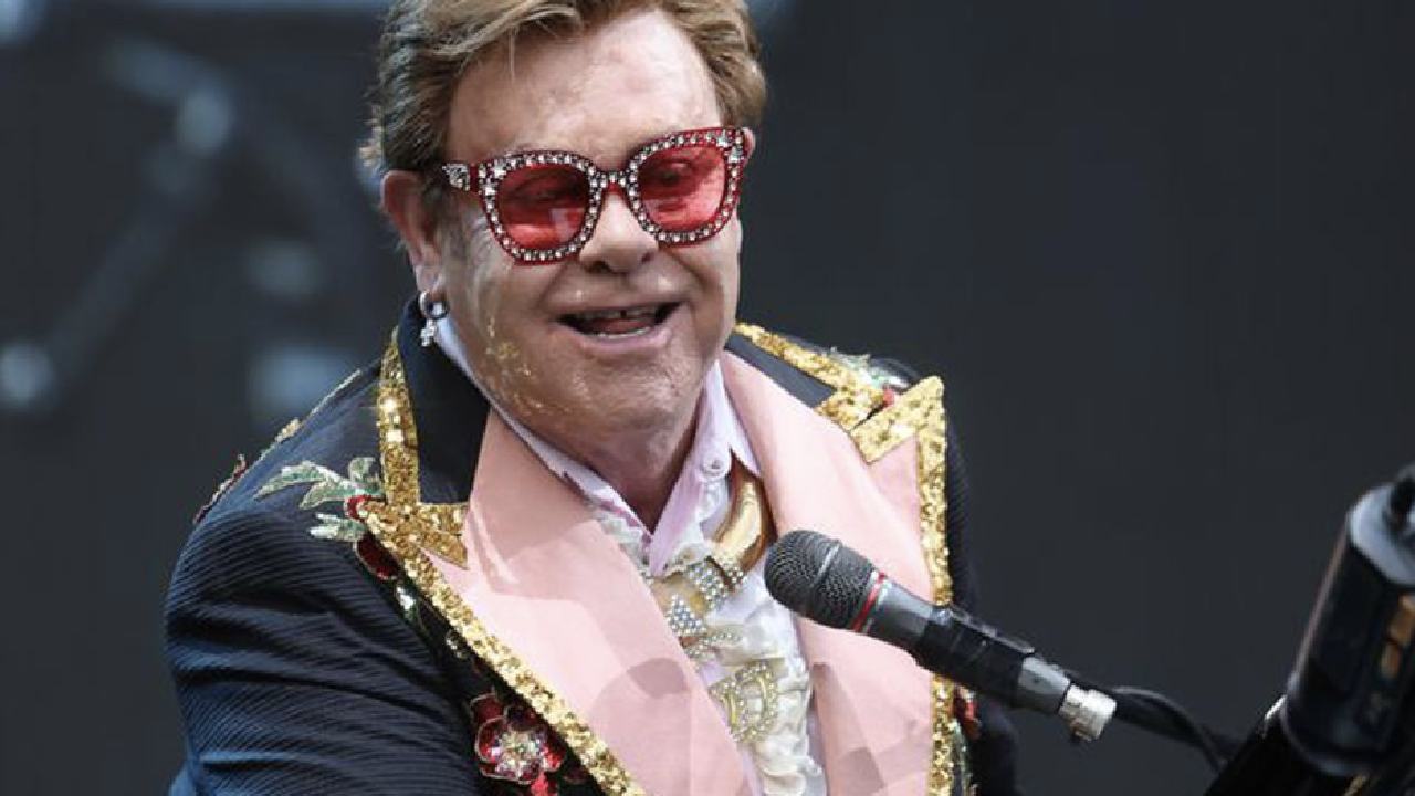 Sir Elton John responds to images of him in wheelchair