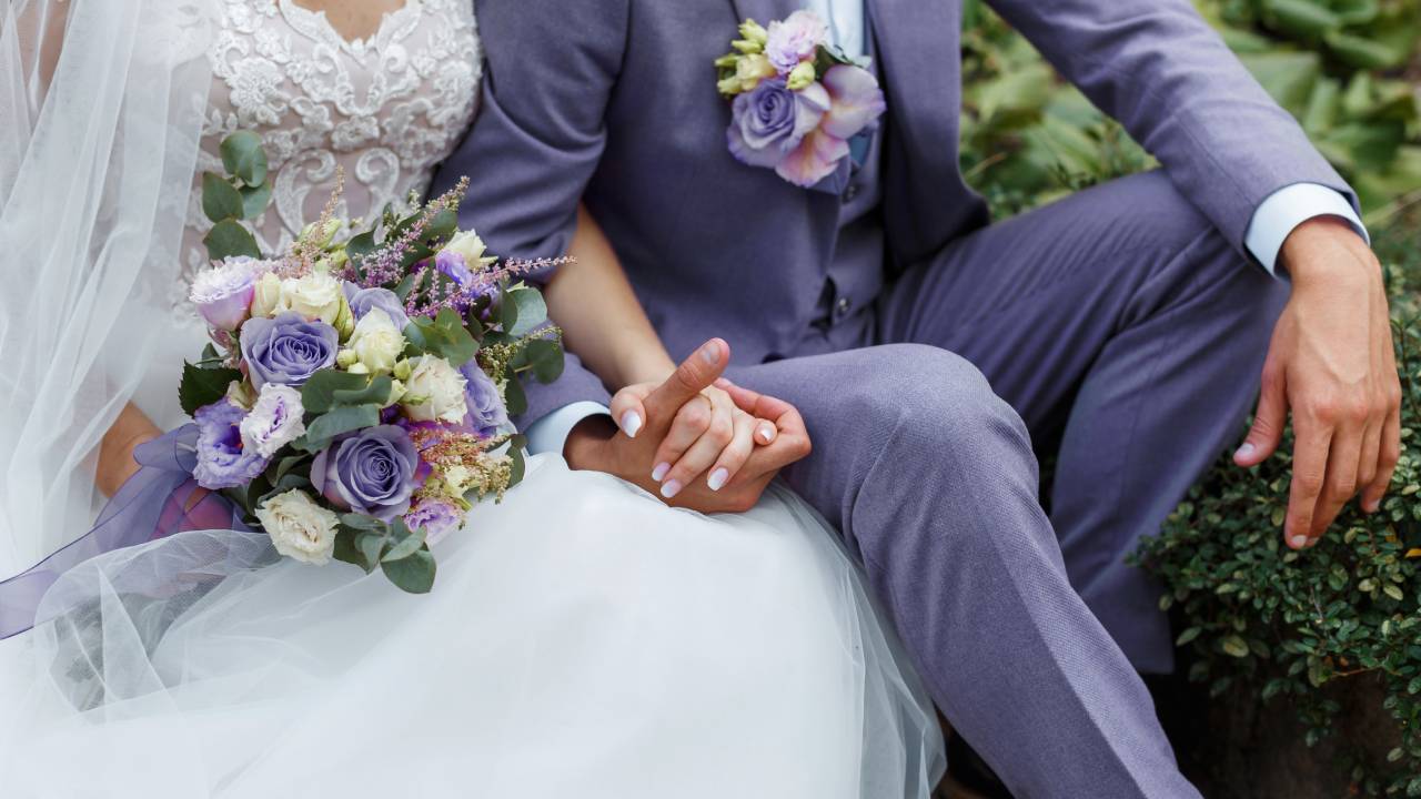 Should you HAVE to pay for your daughter’s wedding? The debate rages on