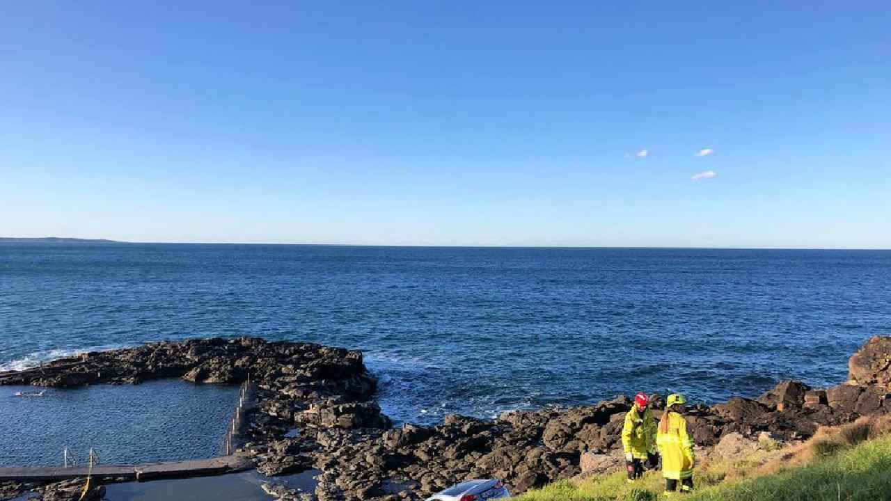 Speeding car plunges down cliff at Kiama Blowhole