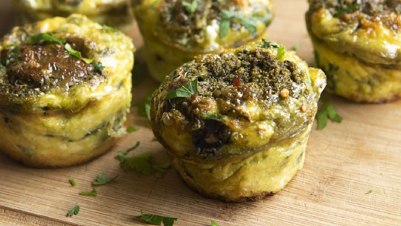 From a series of recipes by Xali: Easy Cheesey Egg muffins