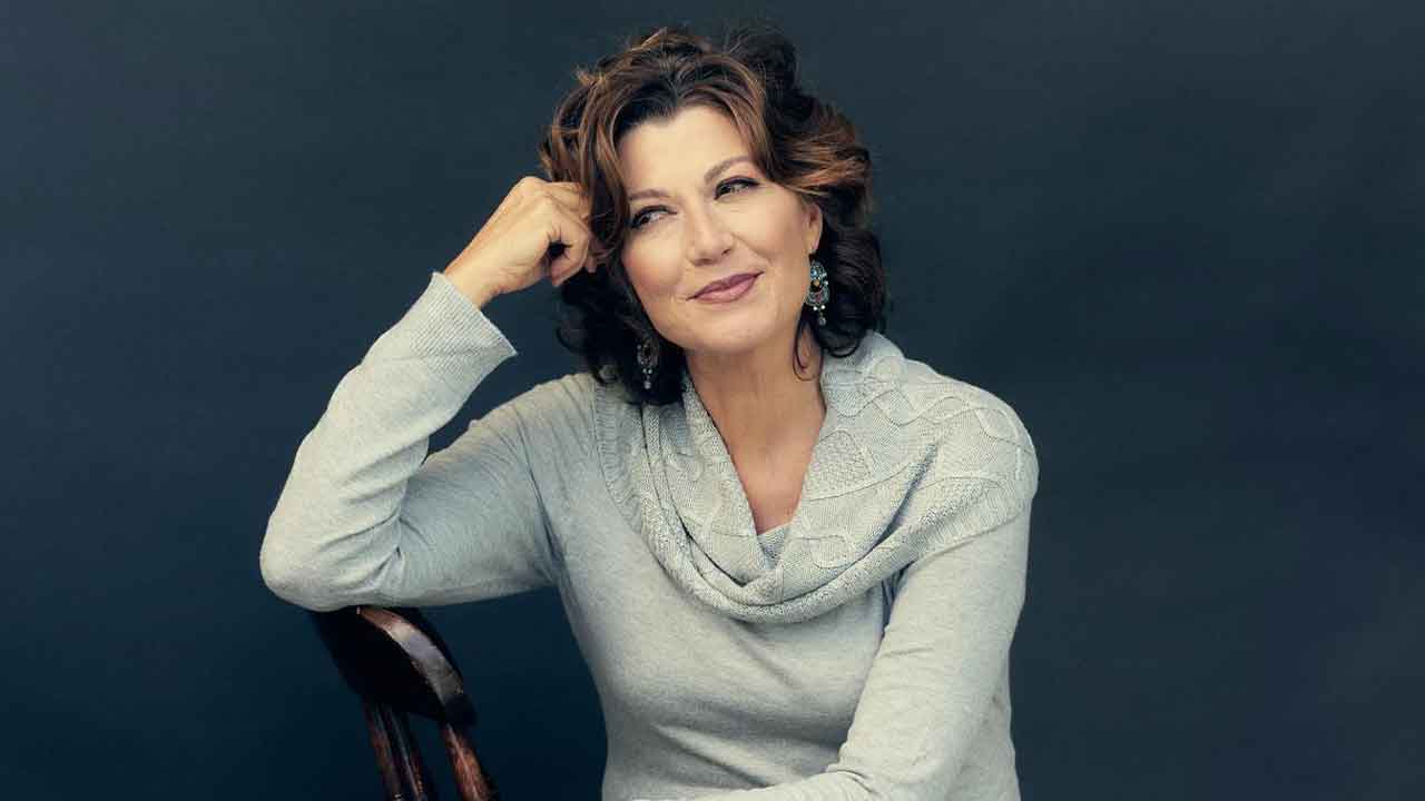 Amy Grant hospitalised