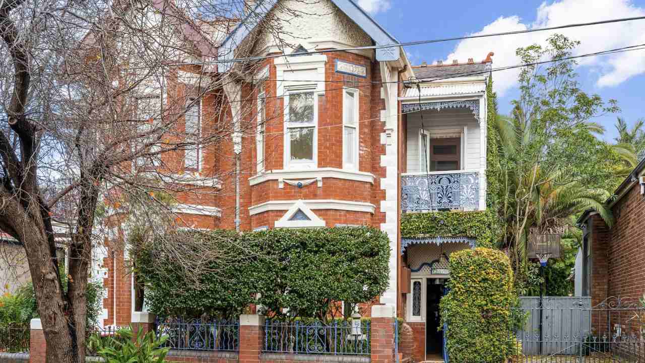 Annabel Crabb lists famous home
