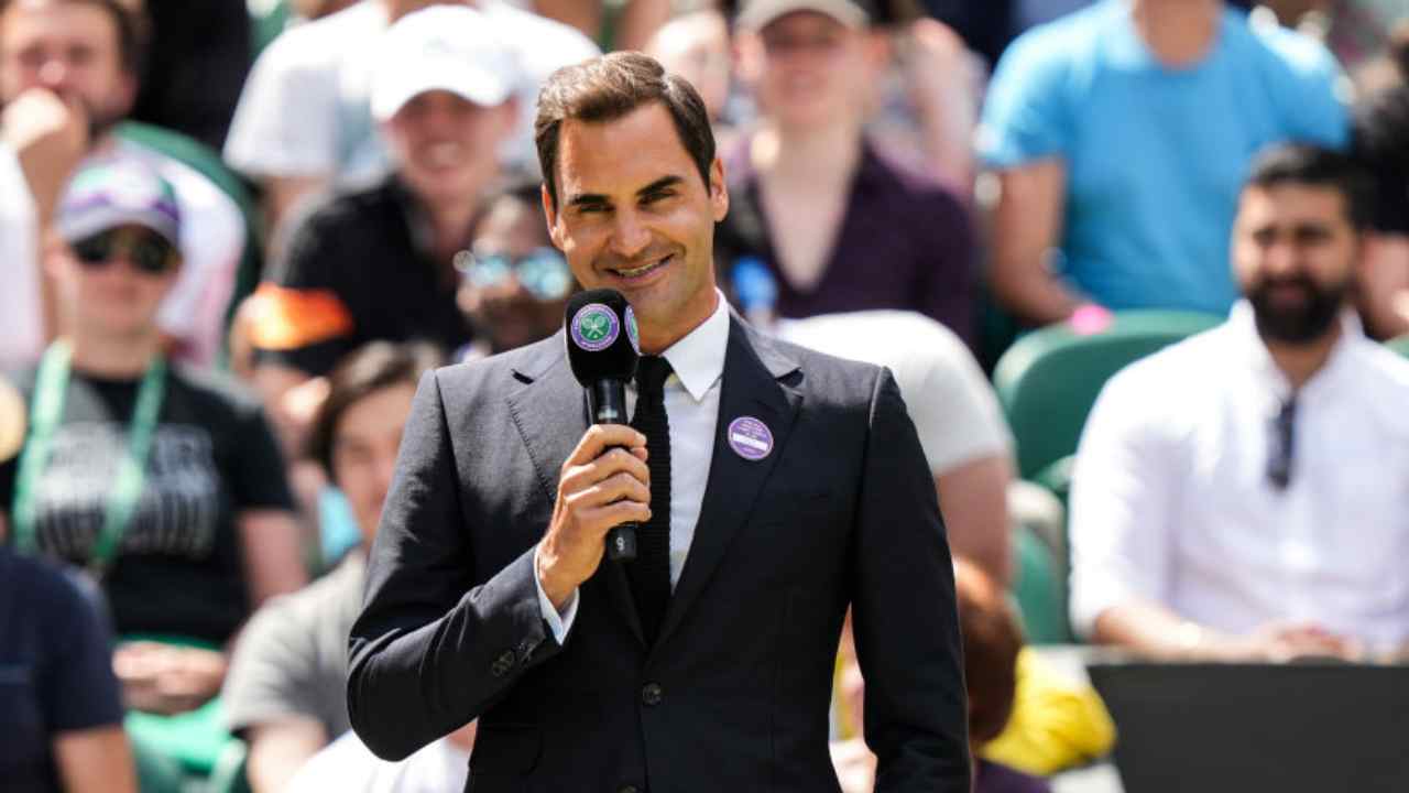 Federer sends tennis world in a spin