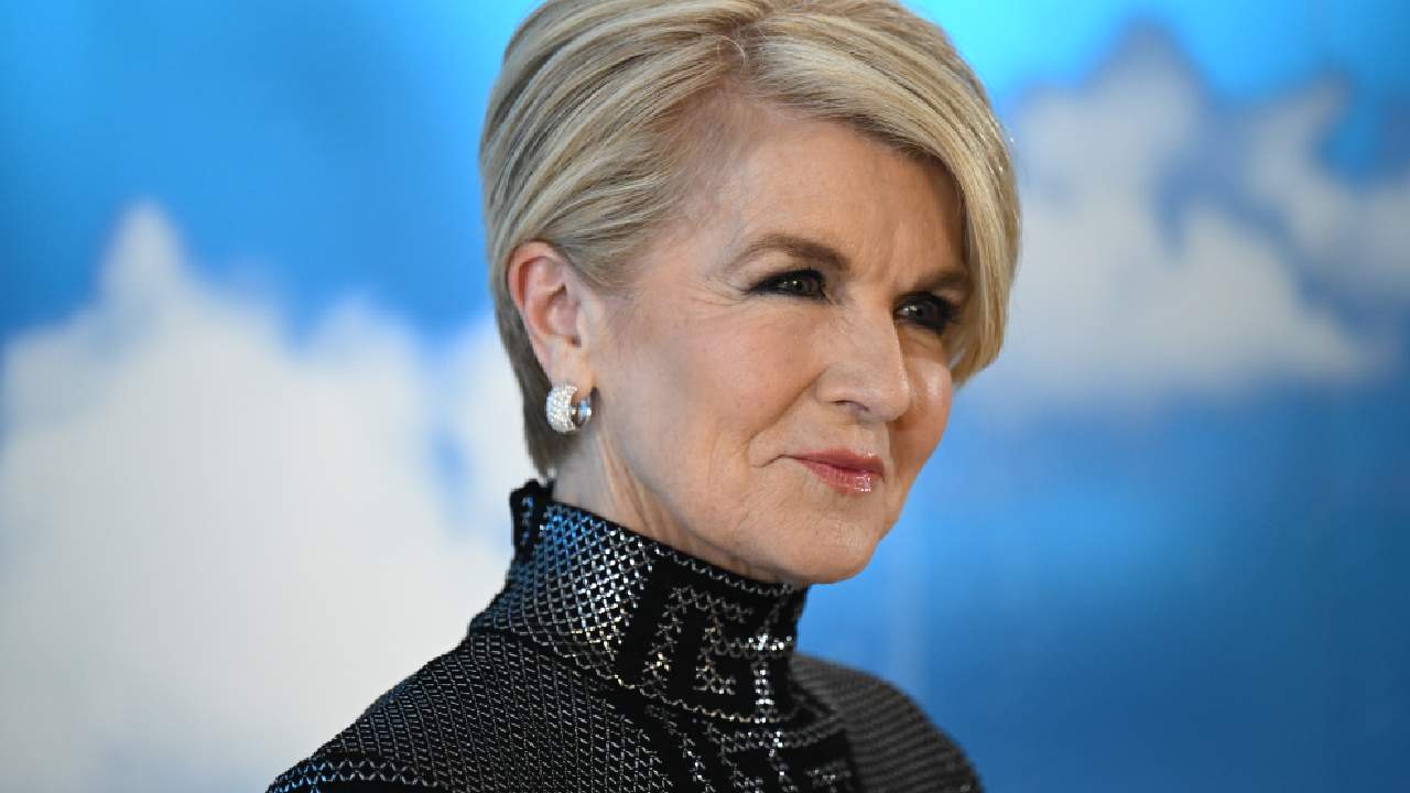 Julie Bishop stuns the crowd in her very own "revenge dress"