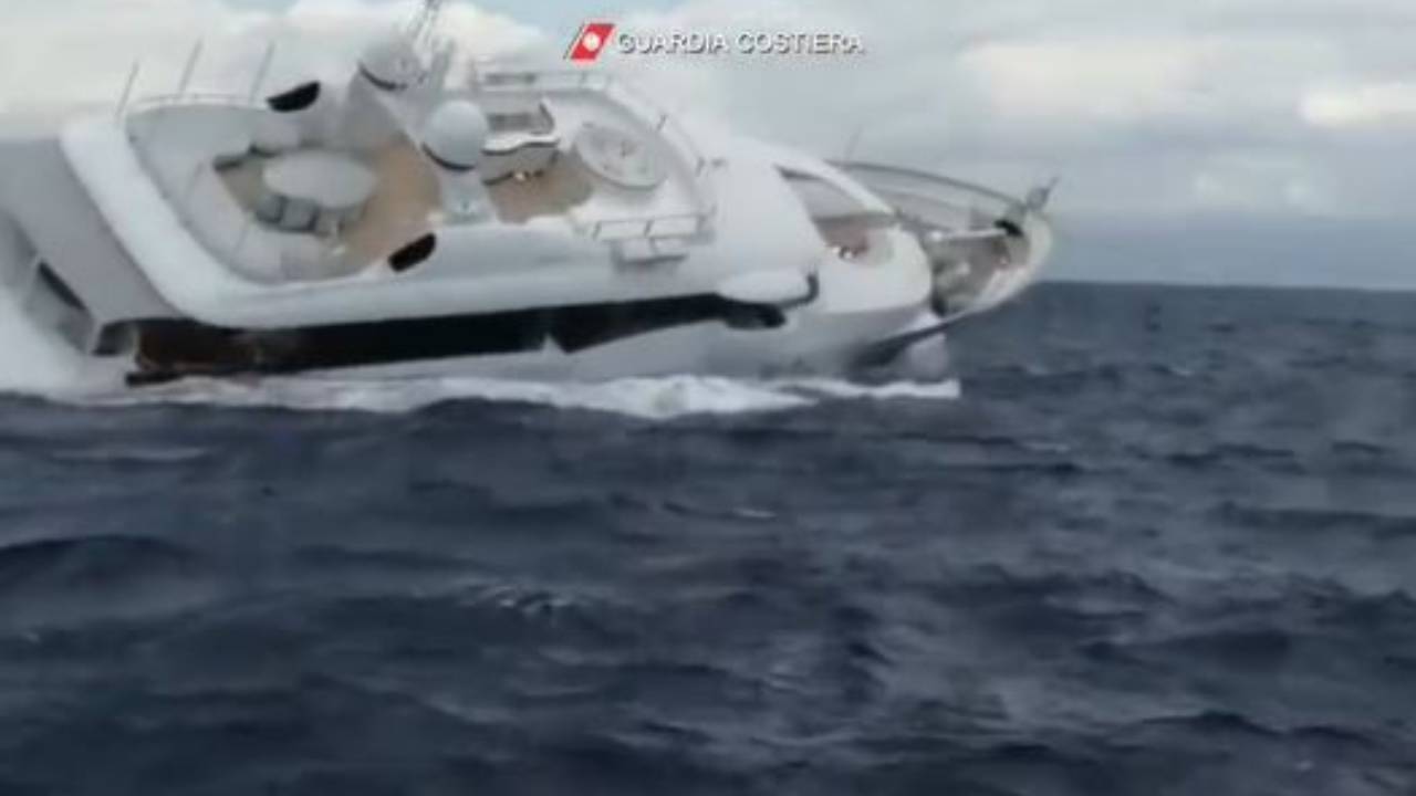 Incredible moment superyacht sinks