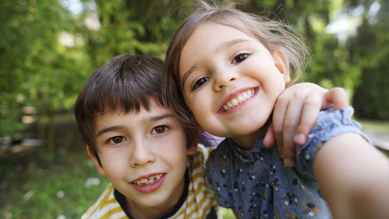 Does a sibling’s gender influence our own personality? A major new study answers an age-old question