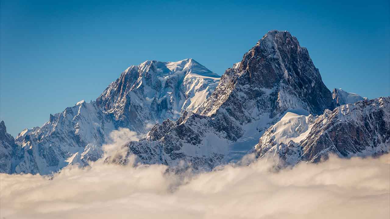 An Italian lodge jumps the Swiss border