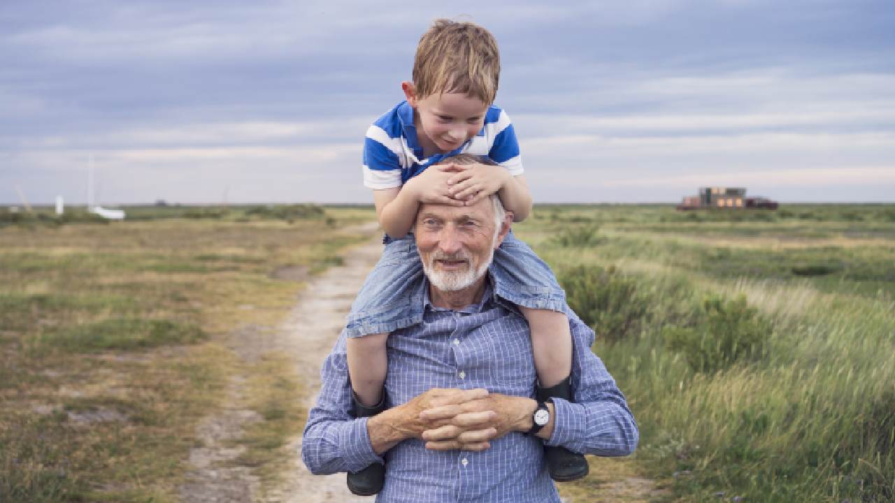 Babysitting grandkids can ward off Alzheimer’s 