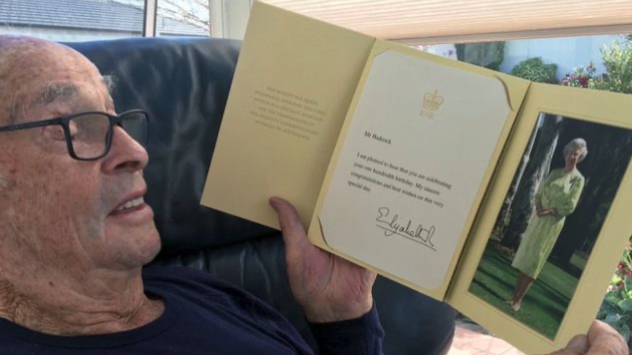 Man receives letter from Queen Elizabeth on the day she died