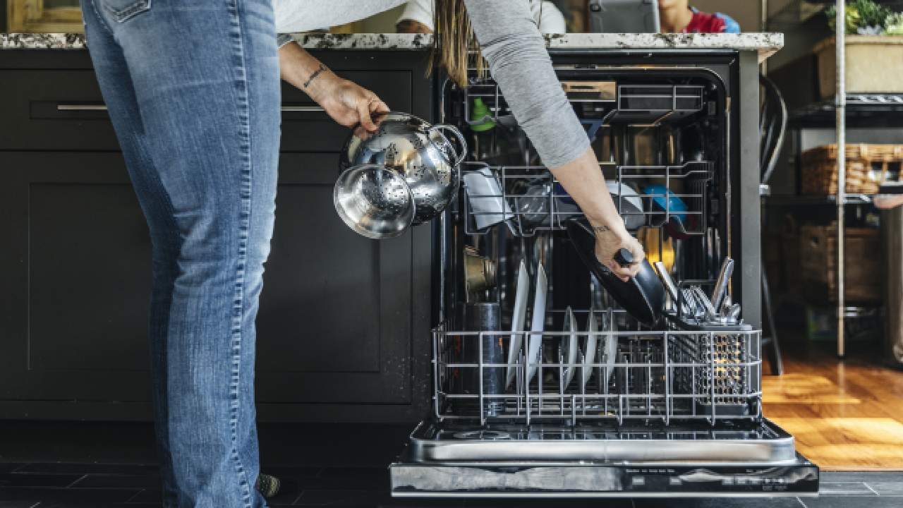 8 things you shouldn’t put in the dishwasher