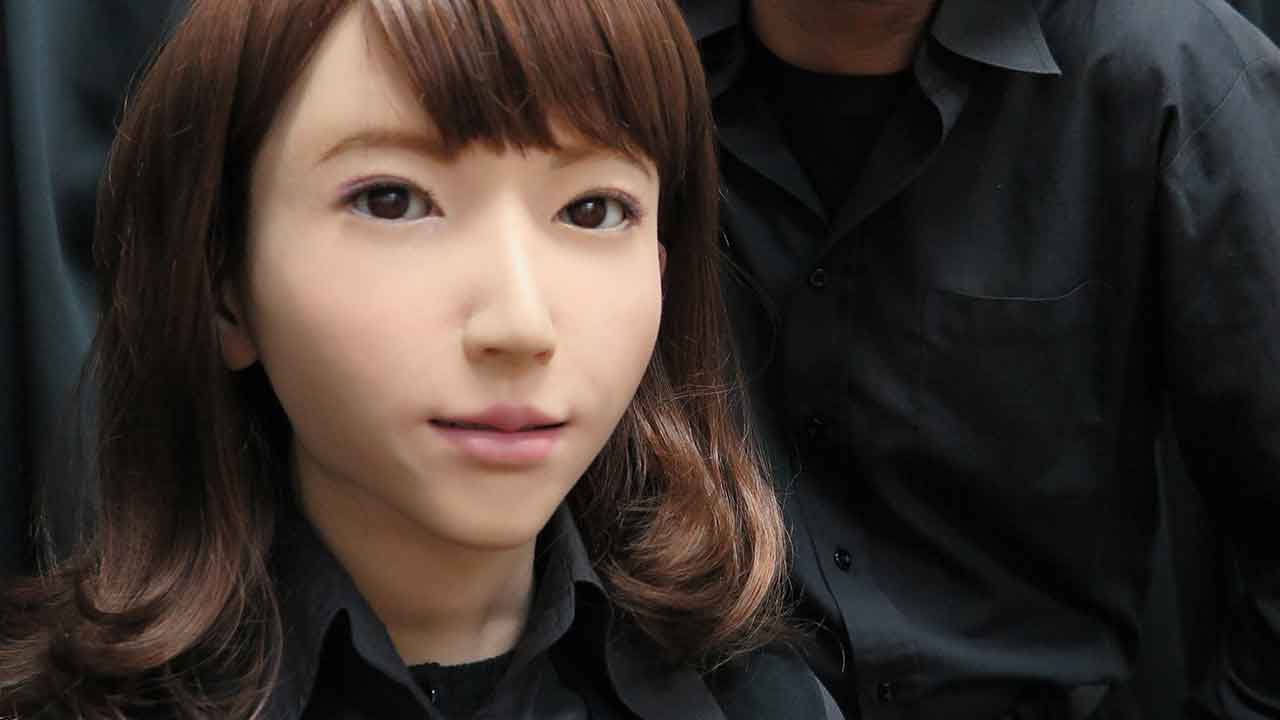 Realistic androids coming closer, as scientists teach a robot to share your laughter