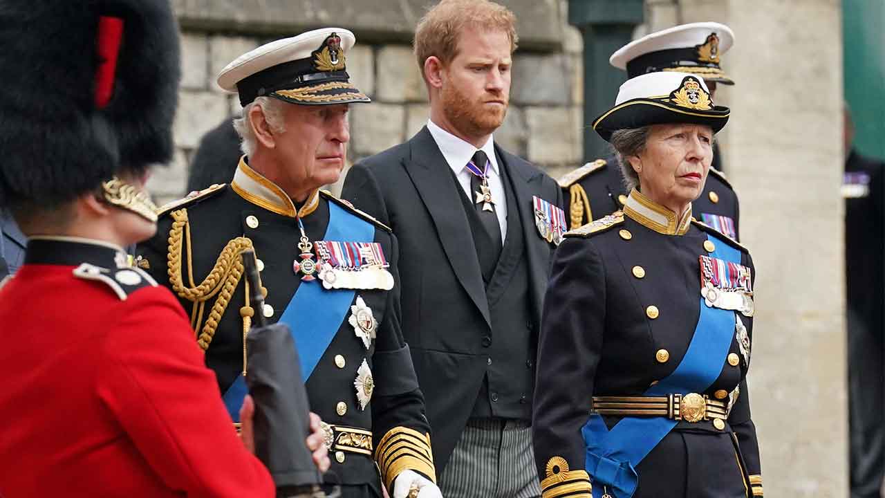 Why Harry didn't end up wearing military outfit to Queen’s funeral