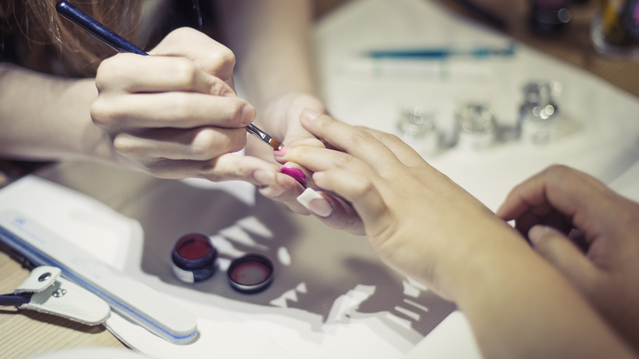 7 things you should know before getting a gel manicure