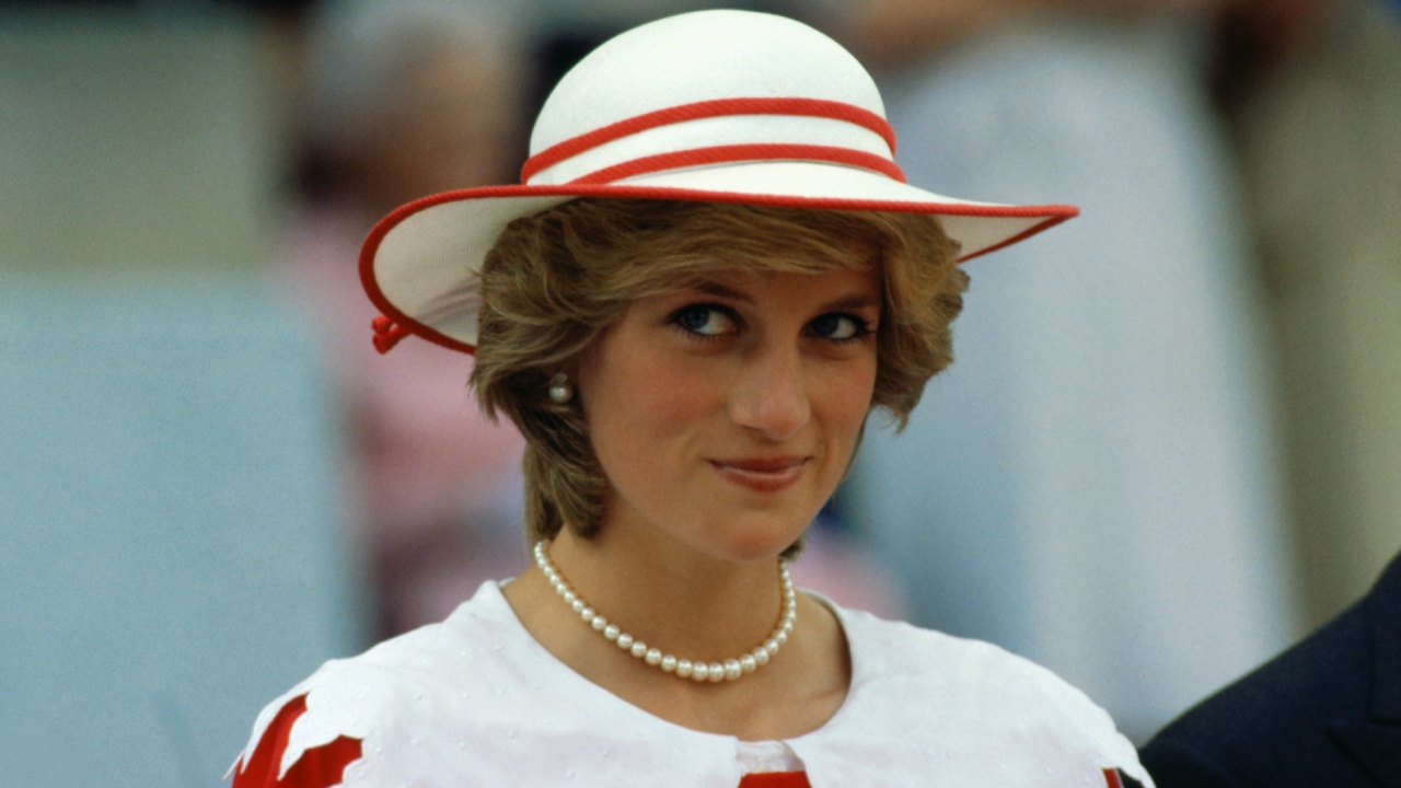 Author claims she felt "used and manipulated" by Princess Diana