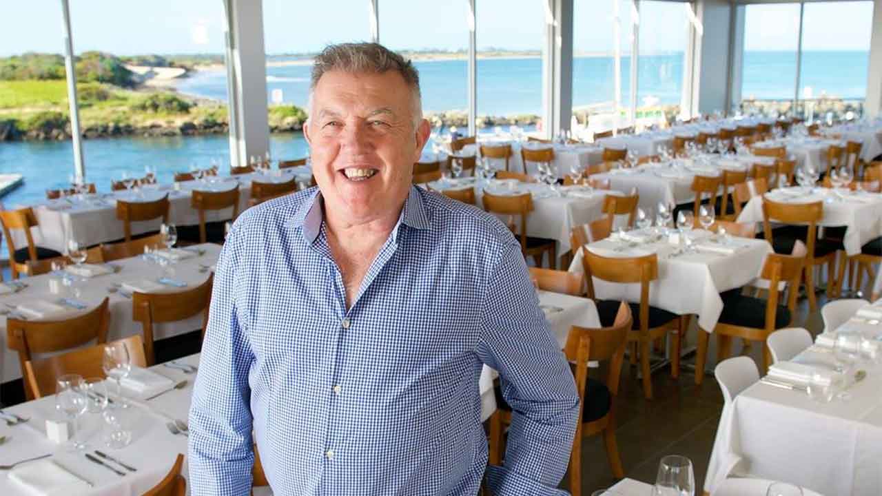 Restaurant owner praised for hiring policy that targets "oldies"
