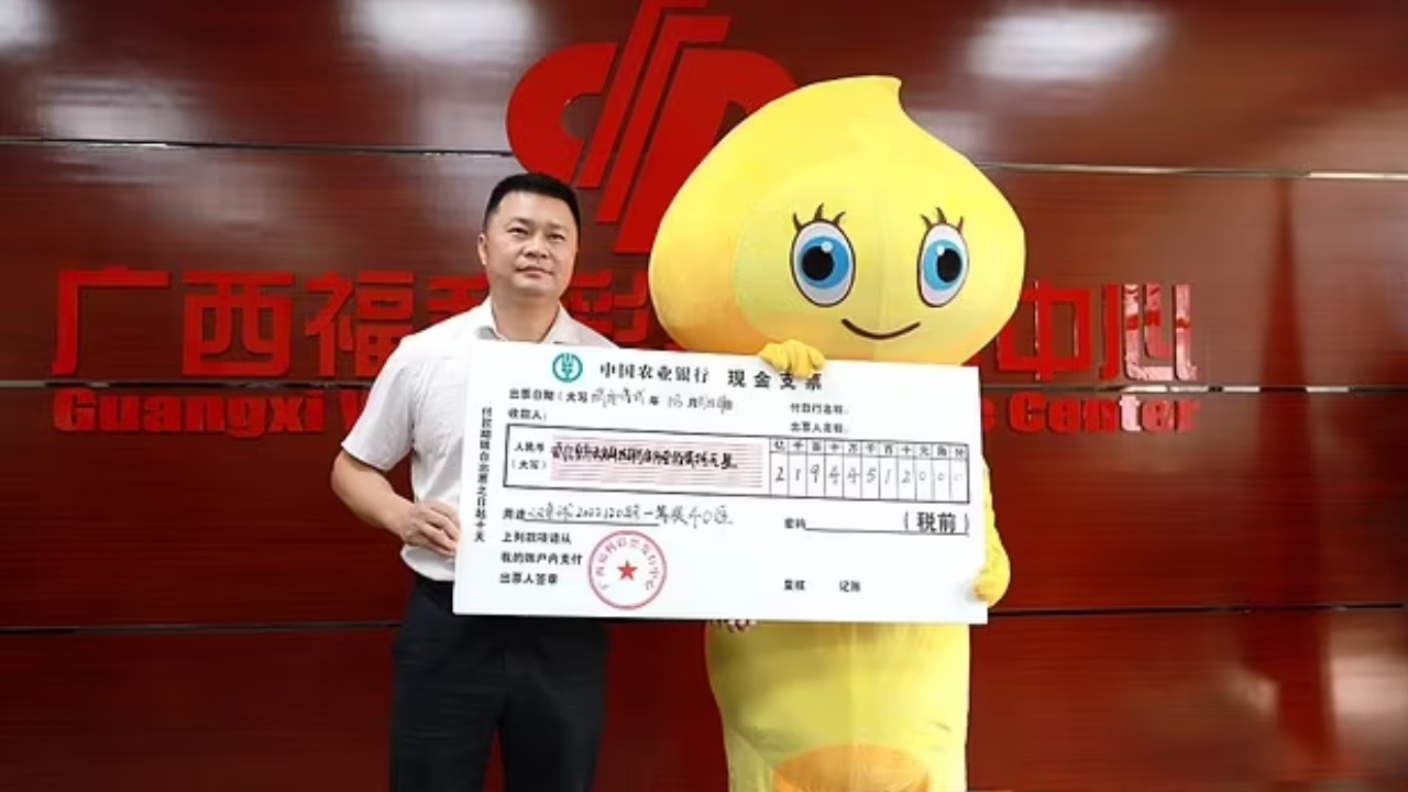 Man hides hefty lottery win from wife and child