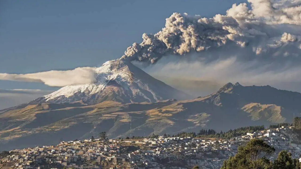 Volcano breath test helps scientists predict deadly eruptions