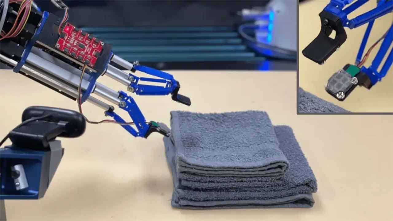 Tactile robot with a sense of touch can fold laundry