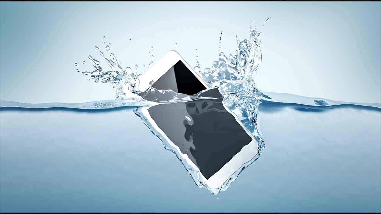 How to save a phone that gets wet