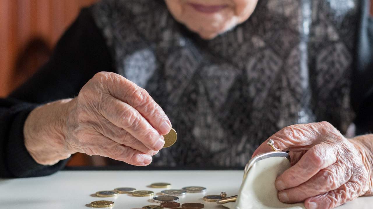 Retirement money mistakes everyone NEEDS to avoid