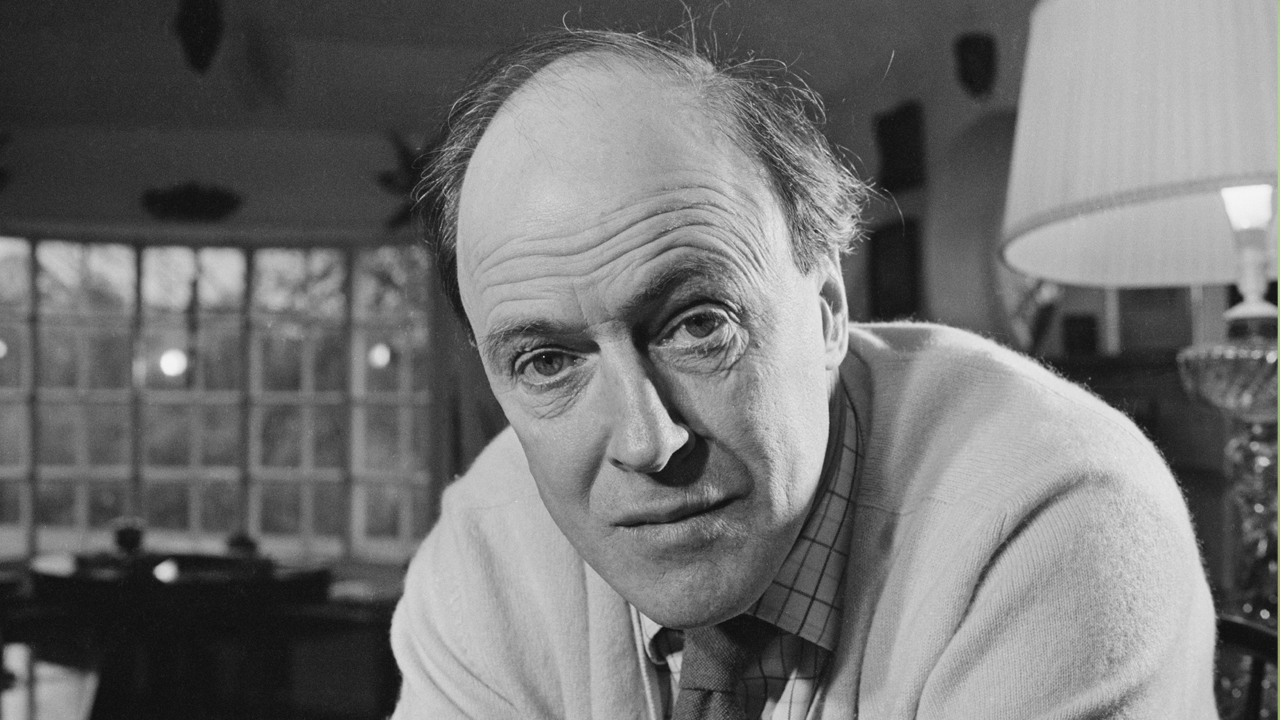 Critics slam "botched surgery" of Roald Dahl rewrites