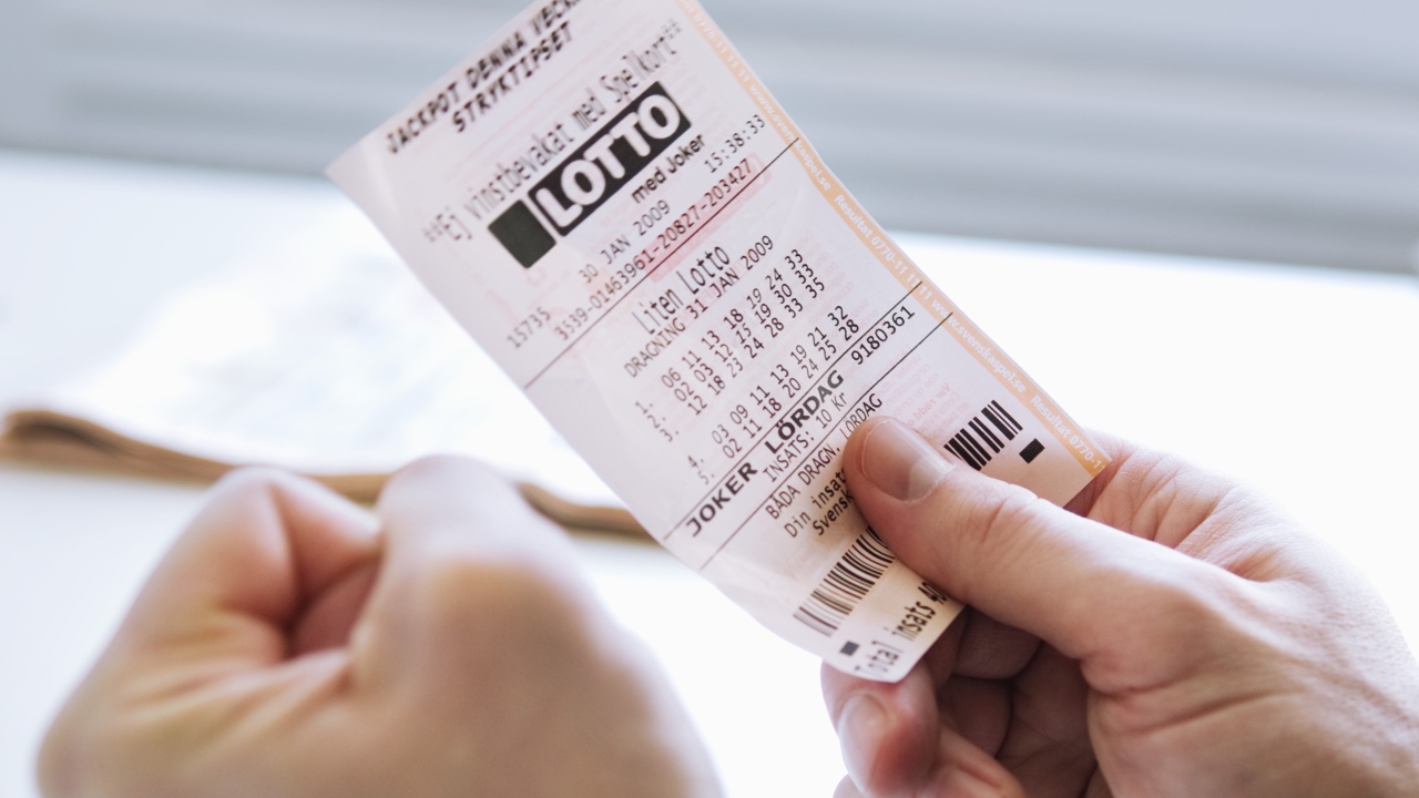 Woman sues and divorces husband after discovering secret lottery win