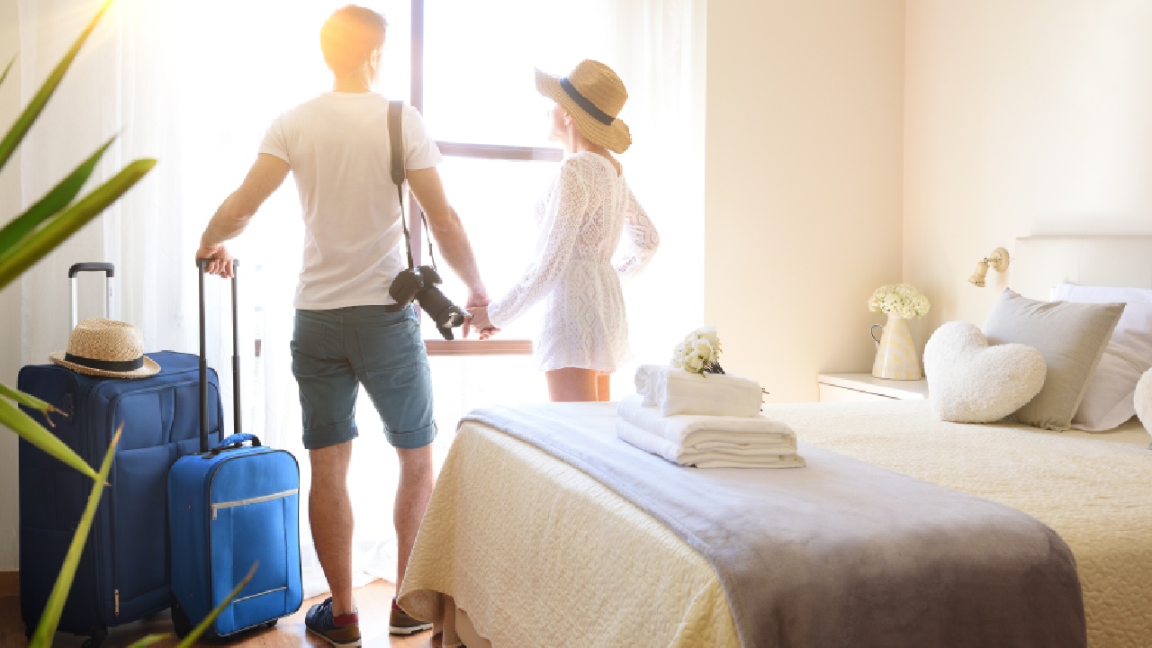 4 things you can take from your hotel room – and 6 you can’t
