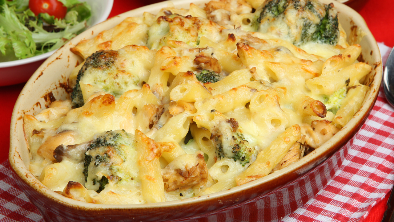 Broccoli and cheese pasta bake
