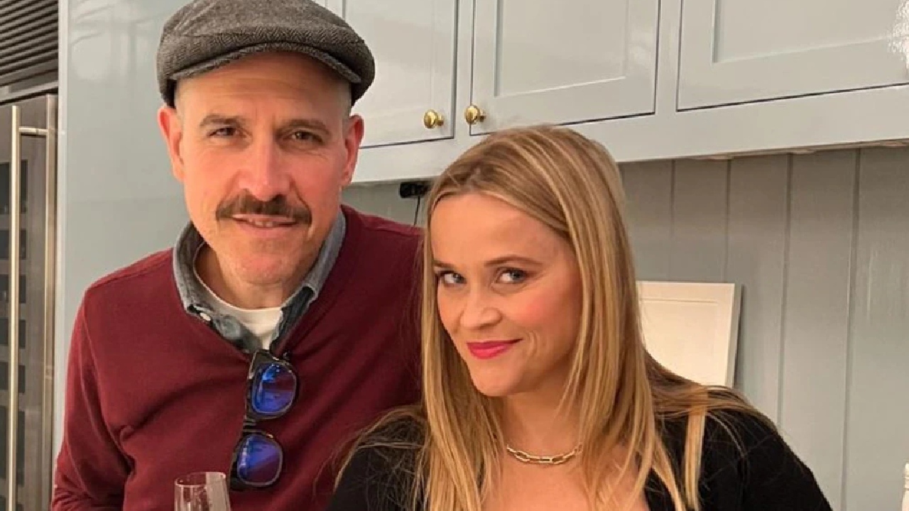 Reese Witherspoon announces shock family update