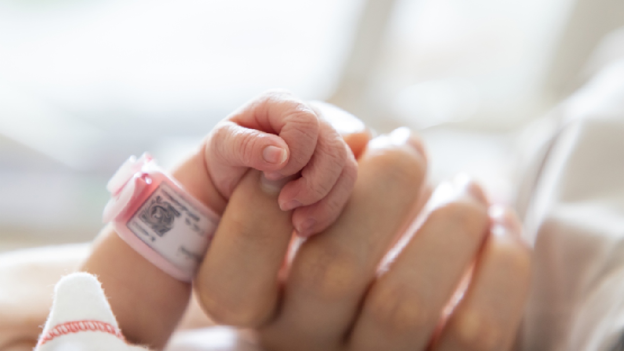 Bizarre, "distressing" survey given to new mums in hospital