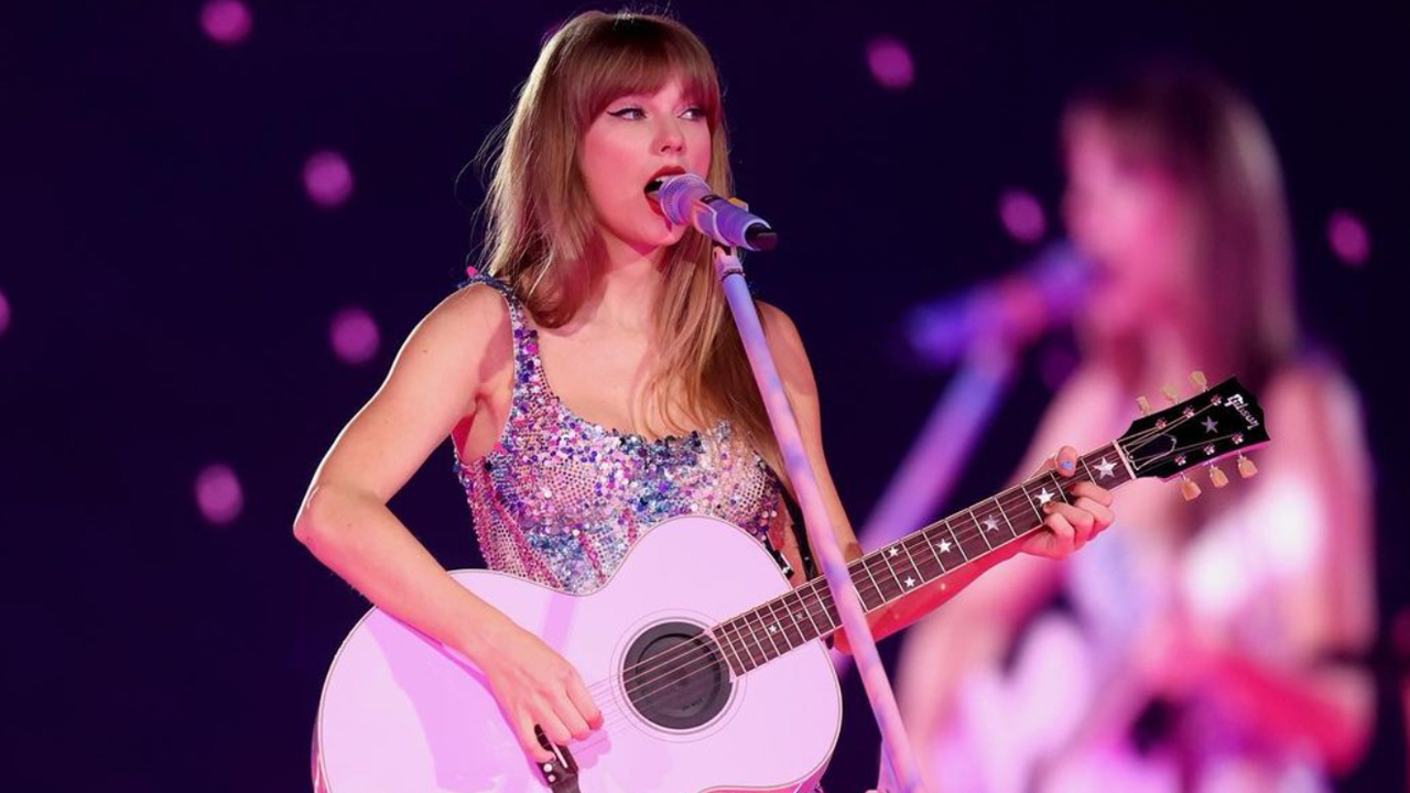 Taylor Swift kicks off the Eras tour in sensational style 