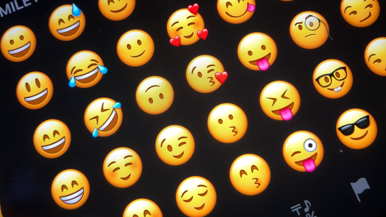 Do emoji reflect our emotions, or are we just putting on a brave face?