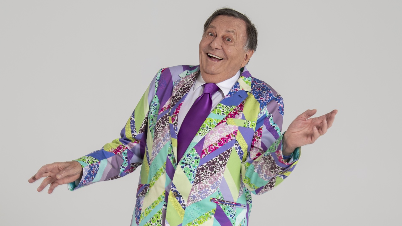 Tributes flow for Barry Humphries